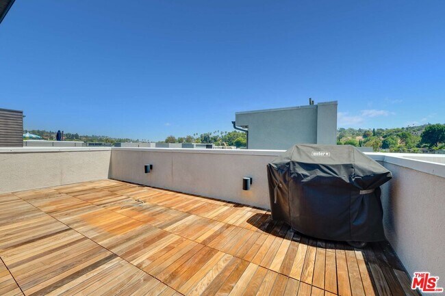 Building Photo - 4320 N Eagle Rock Blvd