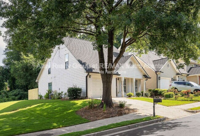 Building Photo - 1334 Gates Dr SE