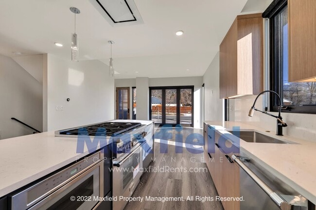 Building Photo - Luxury Sugarhouse Living | Pet Friendly | 2BD | 3BA | 1GA | 1CP 1875 Sq Ft