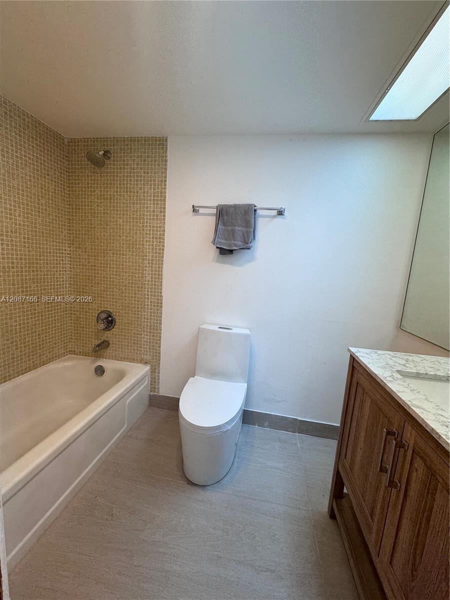 Building Photo - 575 Oaks Ln