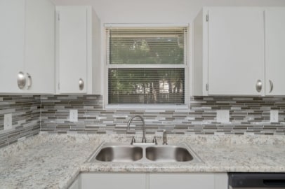 Building Photo - 126 Camellia Pl