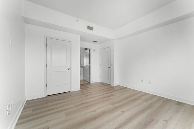 Building Photo - Sanctuary 1101