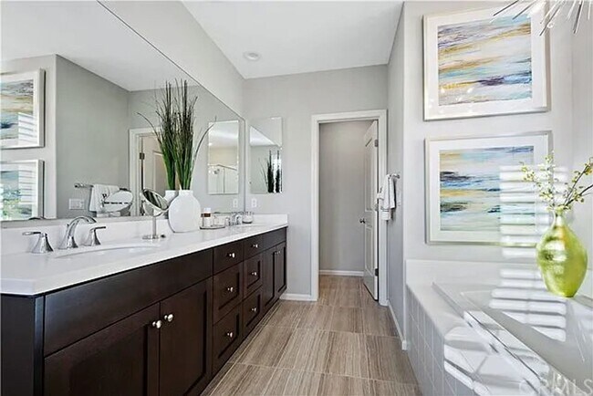 Building Photo - Beautiful 3 Bedroom, 3 Bathroom Home in Portola Springs