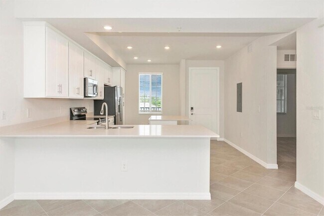 Building Photo - 12320 Wellen Golf St