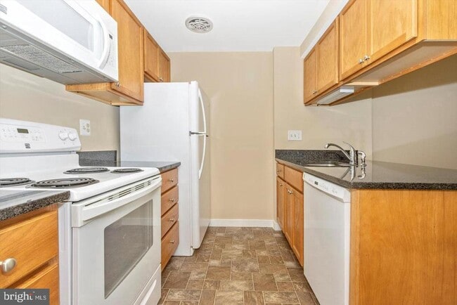 Building Photo - 18113 Kilrush Ct