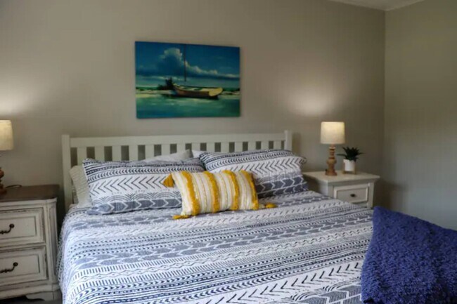 Bedroom # 2 with a king bed - 410 Jefferson St