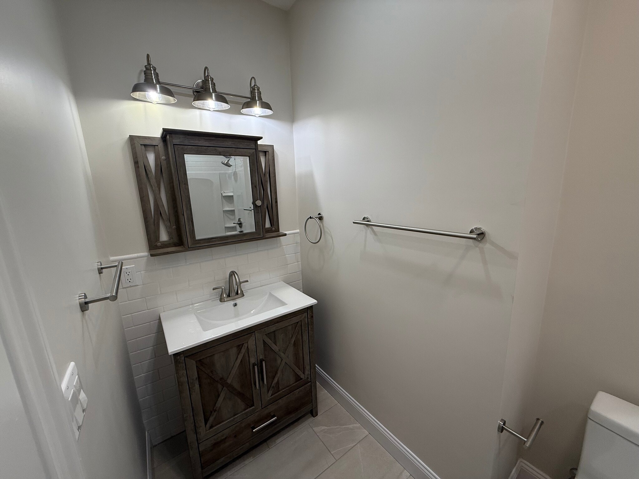 Building Photo - 37 Kirk St