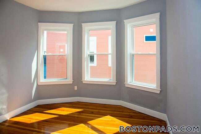 Building Photo - 376 Prospect St