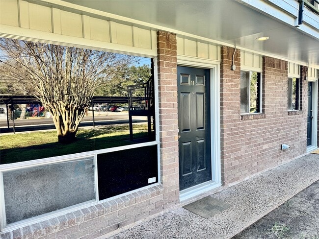 Building Photo - 2201 N Grand Blvd