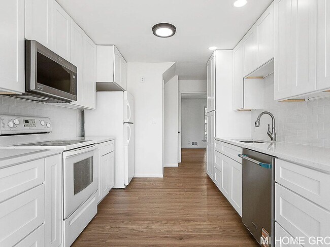 Building Photo - Lovely 3 Bedroom North East Grand Rapids