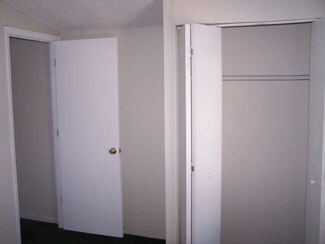 Building Photo - 143 Jordyn Layne Dr