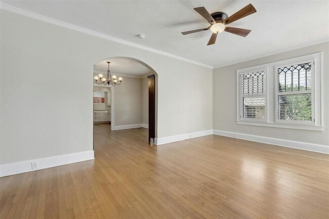 Building Photo - 1606 Travis Heights Blvd