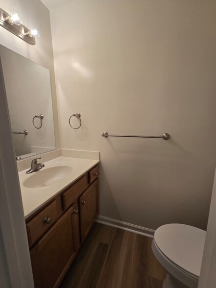 Building Photo - 5529 Old Guard Crescent