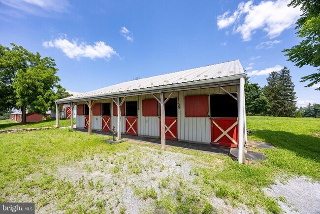 Building Photo - 1540 W Doe Run Rd