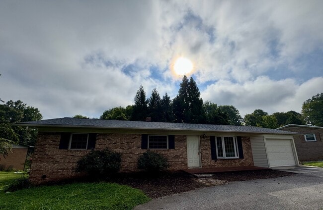 Primary Photo - 1412 Westwood Ln
