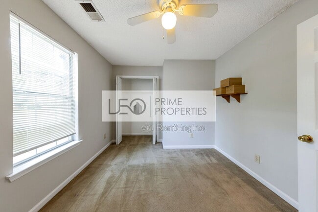 Building Photo - 1072 Victory Dr SW