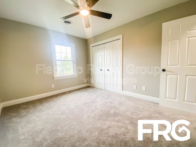 Building Photo - 232 N Marion Dr