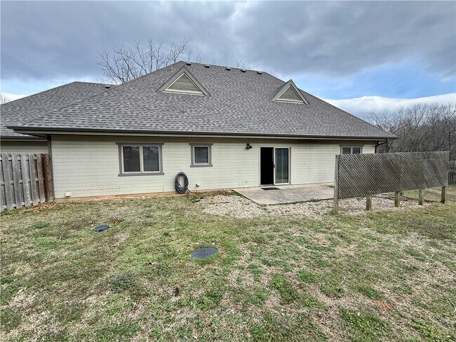 Building Photo - 9 Dunedin Dr