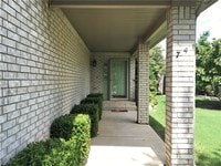 Building Photo - 74 E Cydnee St