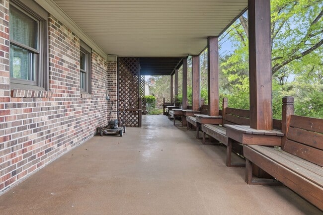 Building Photo - 1721 Plank Dr
