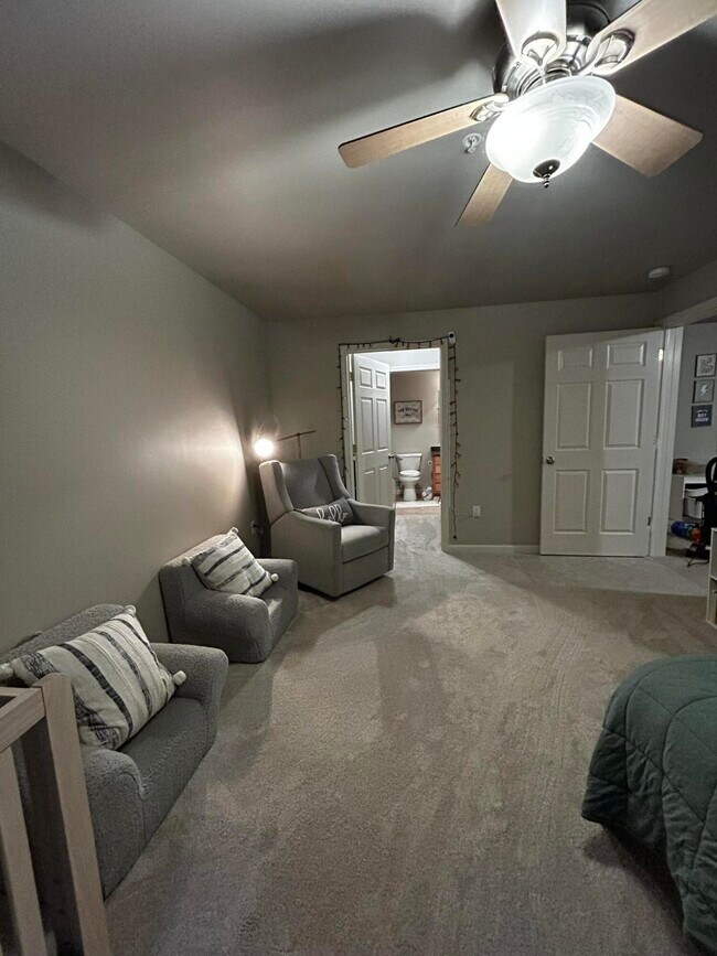 Building Photo - 301 Scio Village Ct