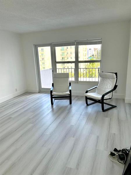 Building Photo - 405 N Ocean Blvd