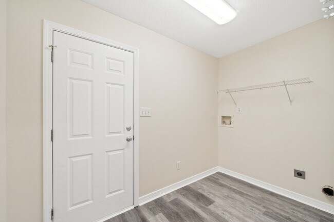 Building Photo - 2520 E Ashford Park Dr