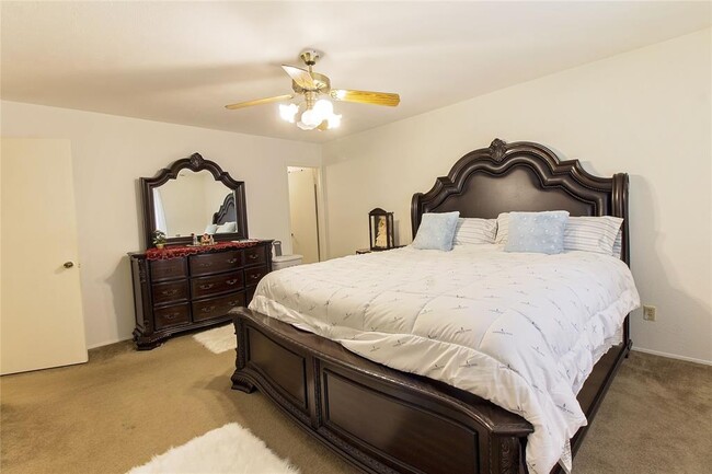Building Photo - 3321 Pinion Dr