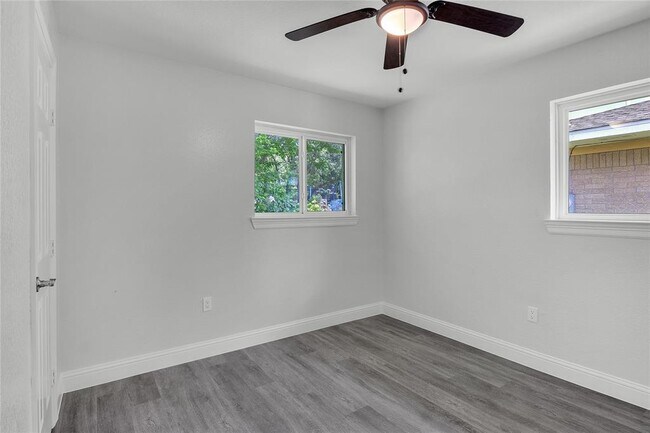 Building Photo - 110 Prune St