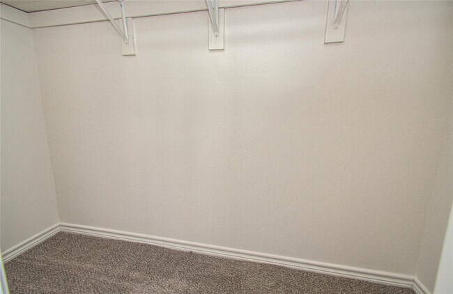 Building Photo - 15309 Kingfield Dr