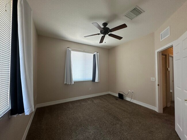Building Photo - 49 SE Sedona Cir