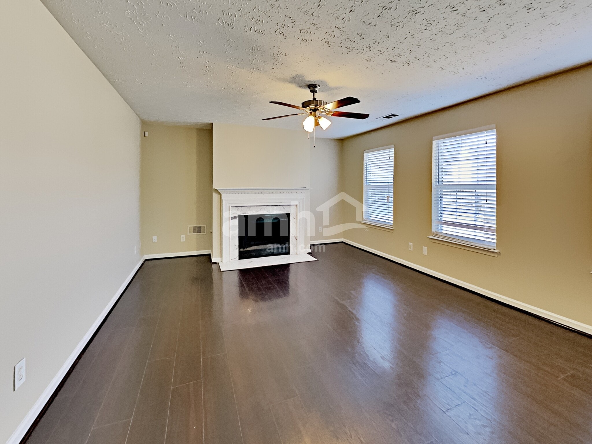 Building Photo - 450 Crested View Dr