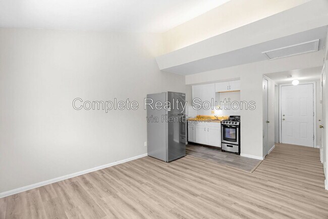 Building Photo - 2323 Woodson Rd