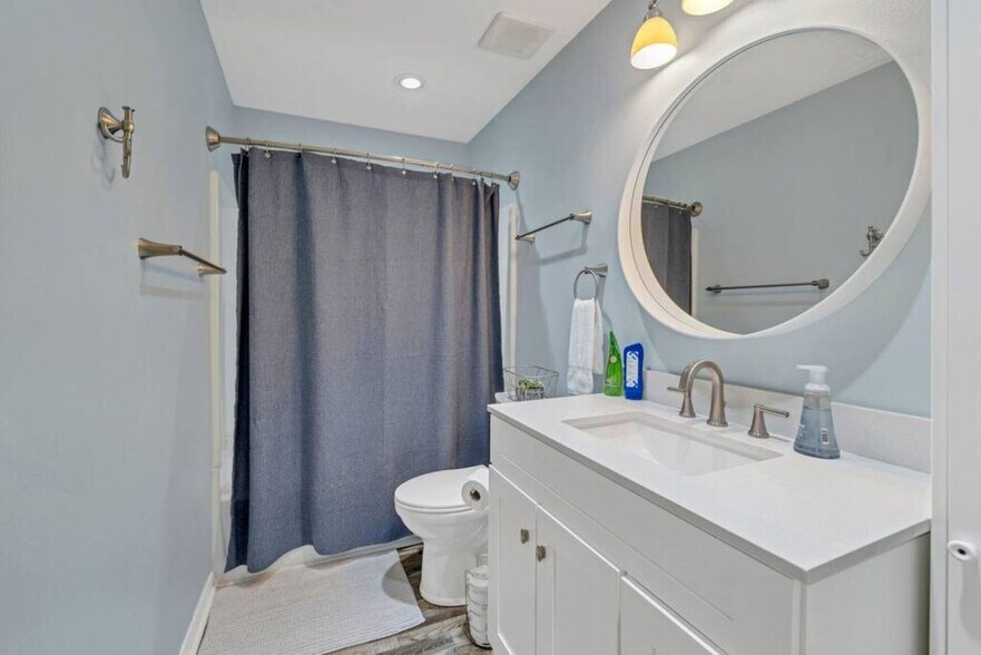 Building Photo - 312 Bream Ave