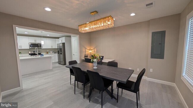 Building Photo - 2253 Papermill Rd