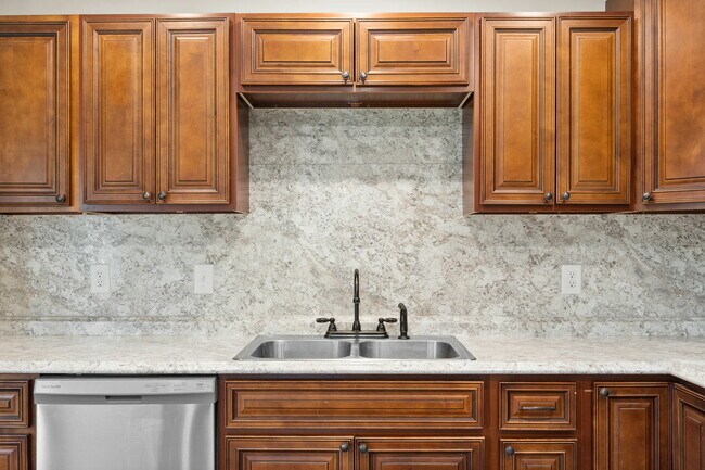 Building Photo - 1709 Evans Rd