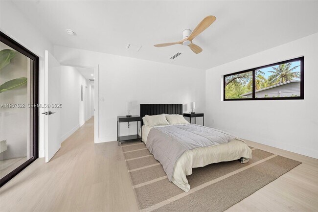 Building Photo - 15121 SW 69th Ct