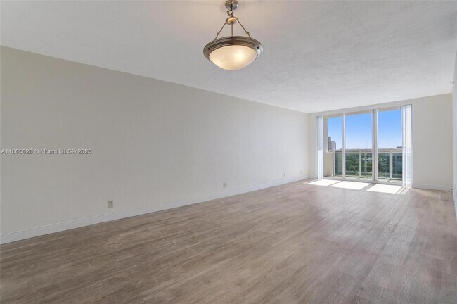 Building Photo - 3000 S Ocean Dr