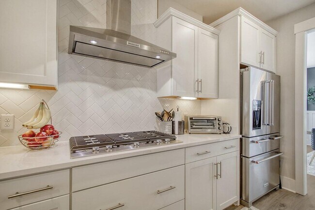 Building Photo - Refined Living in Midtown Nexton