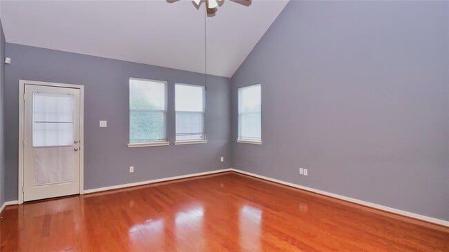 Building Photo - 2931 Meadowglen Cove