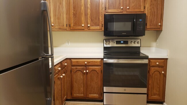 Building Photo - 1BD/1.5BA | Potomac Views & Metro Steps Away