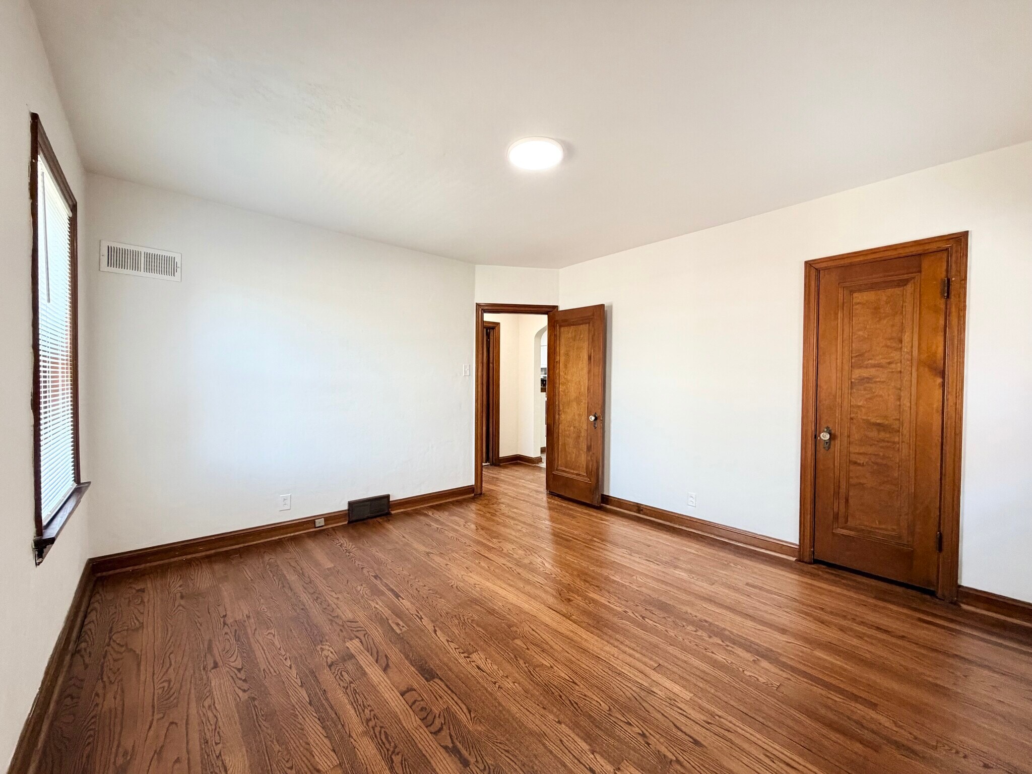 Building Photo - 4734 Locke Ave
