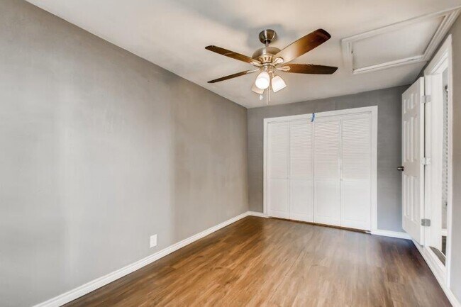 Building Photo - 4208 Valentine St