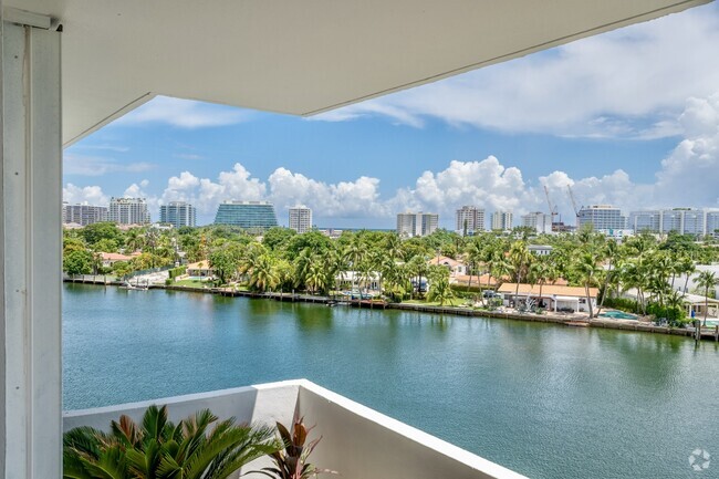 Building Photo - 9101 E Bay Harbor Dr