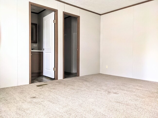 Building Photo - 3430 N Peoria Rd