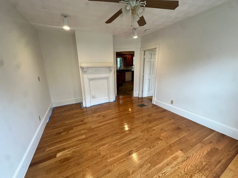 Building Photo - 602 Putnam Ave