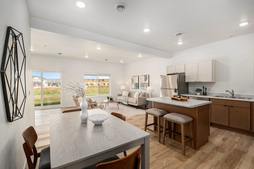 Interior Photo - 41 Ellis