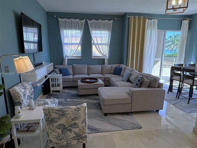 Building Photo - 2080 S Ocean Dr