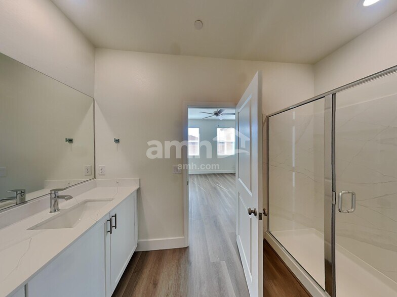 Building Photo - 493 Silverbell Fls Pl