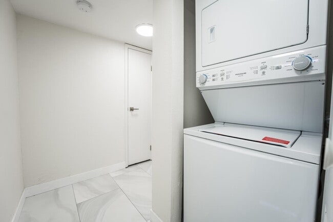 Building Photo - 4540 Sparky Dr